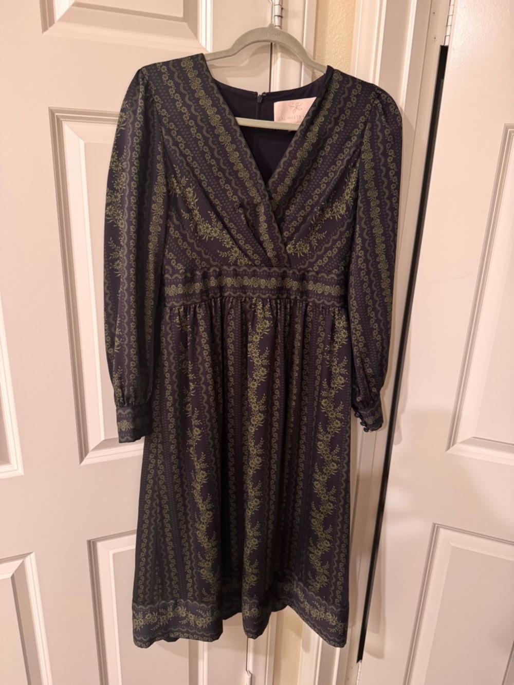 Gal Meets Glam Purple Midi Dress with Olive Paisley Print